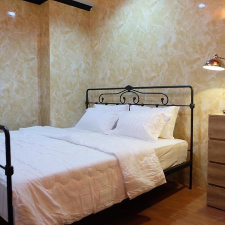 Florentino Hostel Rayong Exterior foto